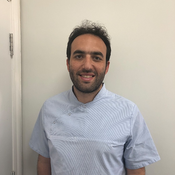 Dr Ali is an expert implantologists who specialises in restorative and cosmetic dentistry
